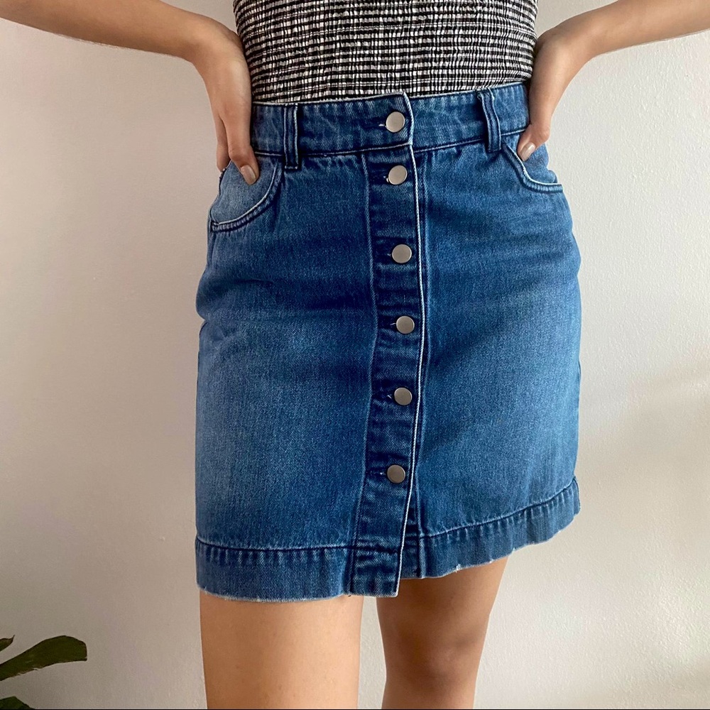 Buttoned-down Denim Skirt